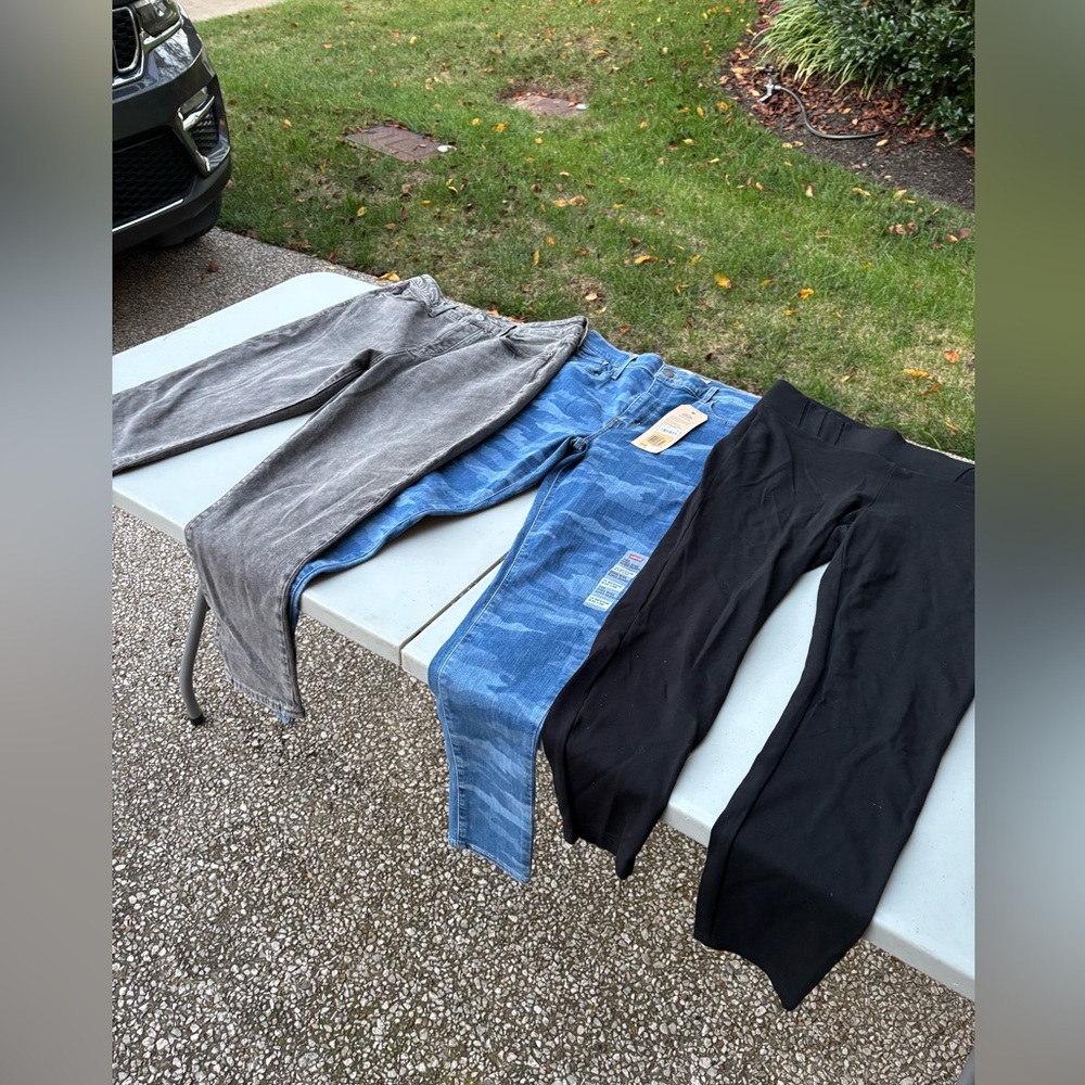 Women’s bundle of 3 pants size 14/XL